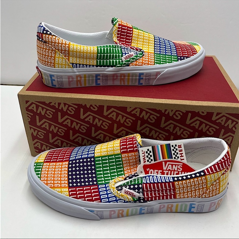 🌈 VANS Classic 🌈 Slip-On. Pride shoes